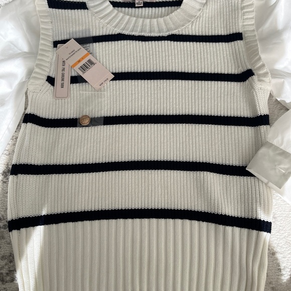 Nanette Lepore Black and White Crew Neck Sweater - Picture 4 of 4